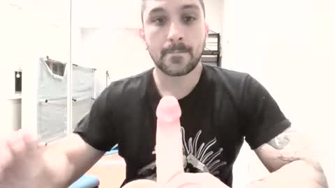 Snapshot of dickonhurry chatting on 05.15.26 dickonhurry online show from 05.15.26