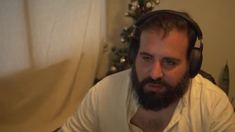 Snapshot of dicristalino chatting on 12.04.24 Cristian Dipolino online show from 12.04.24