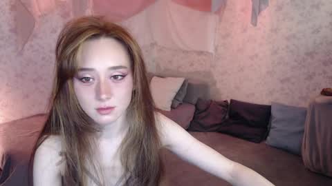 Hi im Alice 3 Im usualy online 03-10 or 17-21 UTC0 online show from 04.08.26
