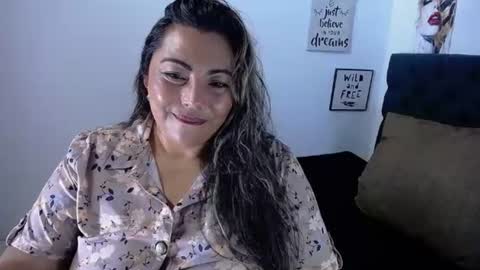 Snapshot of dihayara chatting on 06.25.26 Mariana online show from 06.25.26