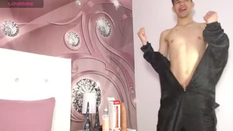 dilan_femboy_ online show from 07.06.26