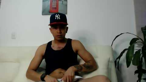 Snapshot of dilanxxx8888 chatting on 10.30.25 dilanxxx8888 online show from 10.30.25