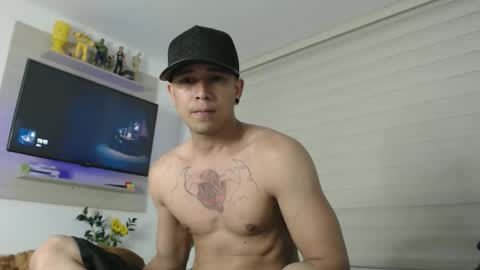 Snapshot of dilanxxx8888 chatting on 11.29.25 dilanxxx8888 online show from 11.29.25