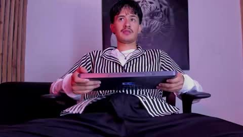 Snapshot of dimitrideluxe chatting on 09.10.25 Dimitri online show from 09.10.25