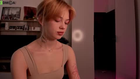 Snapshot of din_star chatting on 12.14.25 Dina online show from 12.14.25