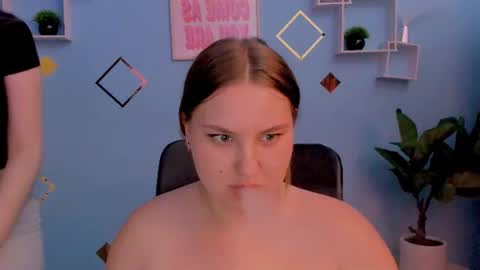 Snapshot of dina_bloom chatting on 07.20.26 dina_bloom online show from 07.20.26