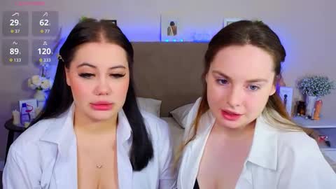 Snapshot of dinamorris chatting on 11.16.25 Dina and Mary online show from 11.16.25