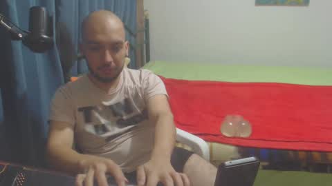 Snapshot of dinchtcams chatting on 12.16.24 Dincht online show from 12.16.24