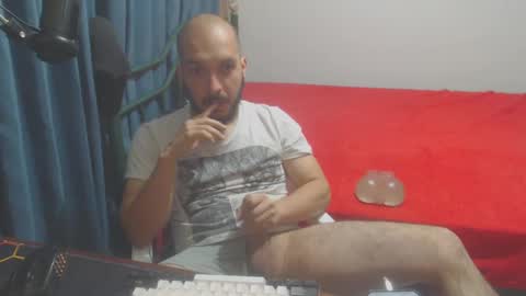 Snapshot of dinchtcams chatting on 02.14.25 Dincht online show from 02.14.25