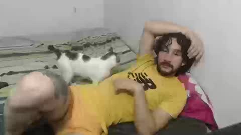 Snapshot of dioni_soe chatting on 09.26.25 Henry online show from 09.26.25