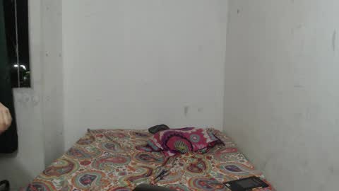 Snapshot of dioni_soe chatting on 10.21.25 Henry online show from 10.21.25