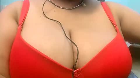 Snapshot of dipa2345 chatting on 09.17.25 dipa2345 online show from 09.17.25