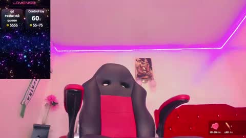 Snapshot of dirtygamesnaomy chatting on 01.25.25 Naomy online show from 01.25.25