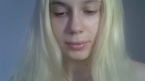 DitaMilton online show from 04.10.26