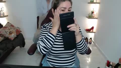 Snapshot of diva_milf chatting on 04.30.26 Diva online show from 04.30.26