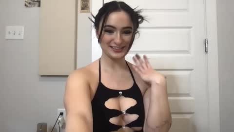 Snapshot of divinehips chatting on 01.12.25 Divine Hips online show from 01.12.25