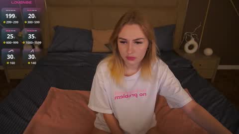 Snapshot of divinejasss chatting on 09.21.25 DivineJasss online show from 09.21.25