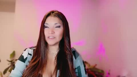 Snapshot of divinelynn chatting on 01.16.26 DivineLynn online show from 01.16.26