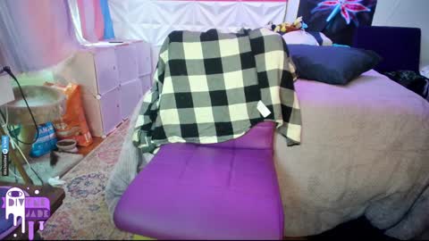 Snapshot of divynejade chatting on 12.11.24 Jade Divyne online show from 12.11.24