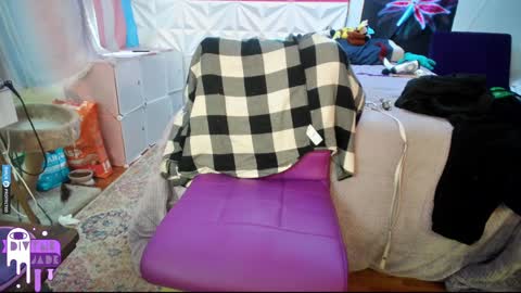 Snapshot of divynejade chatting on 12.11.24 Jade Divyne online show from 12.11.24