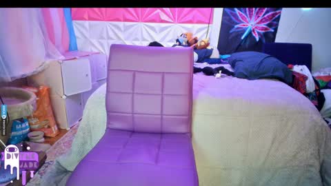 Snapshot of divynejade chatting on 12.16.24 Jade Divyne online show from 12.16.24