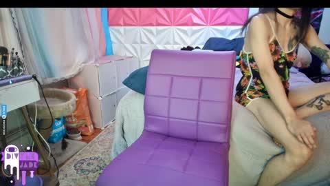 Snapshot of divynejade chatting on 12.21.24 Jade Divyne online show from 12.21.24