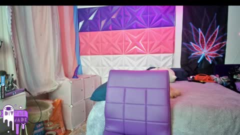 Snapshot of divynejade chatting on 12.27.24 Jade Divyne online show from 12.27.24