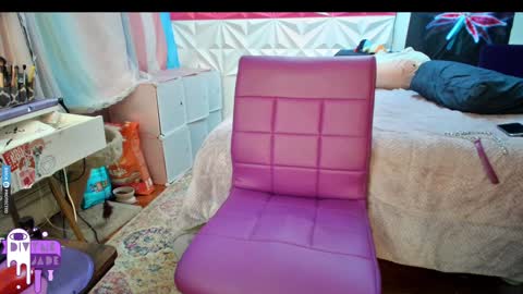 Snapshot of divynejade chatting on 12.29.24 Jade Divyne online show from 12.29.24