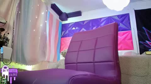 Snapshot of divynejade chatting on 02.23.25 Jade Divyne online show from 02.23.25