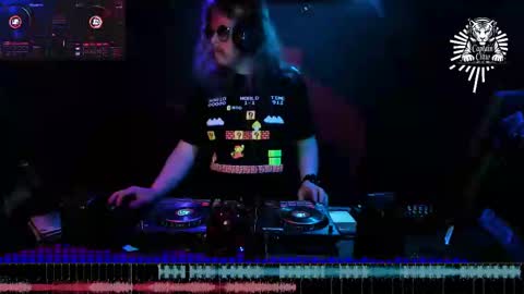 Adrian Arturo online show from 02.22.25