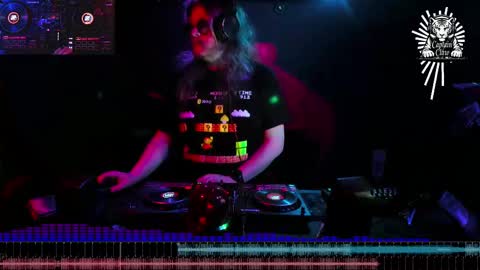 Adrian Arturo online show from 02.23.25