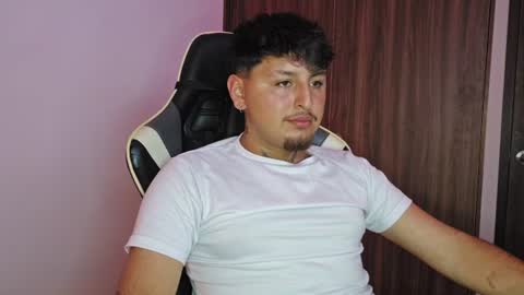 Snapshot of djsex_yerknox chatting on 06.11.26 yerknox online show from 06.11.26