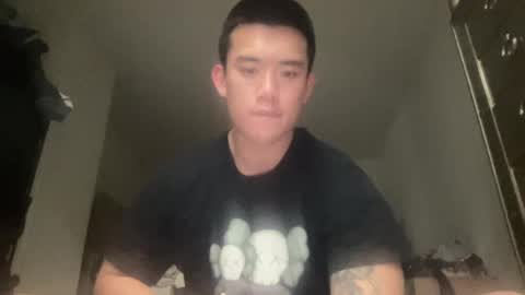 Snapshot of dlasian98 chatting on 02.14.25 DL Asian Sissy online show from 02.14.25