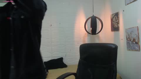 Snapshot of dmitrisanders1 chatting on 12.15.24 Maybe in pvt online show from 12.15.24