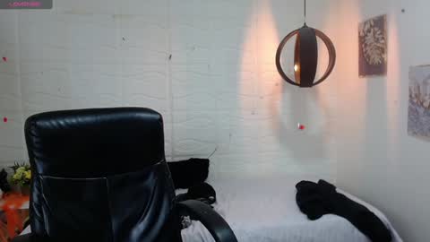 Snapshot of dmitrisanders1 chatting on 12.24.24 Maybe in pvt online show from 12.24.24