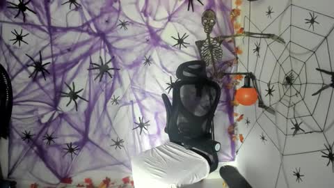 Snapshot of dmitrisanders1 chatting on 10.06.25 Maybe in pvt online show from 10.06.25