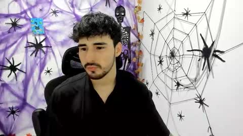 Snapshot of dmitrisanders1 chatting on 11.28.25 Maybe in pvt online show from 11.28.25