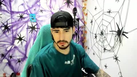 Snapshot of dmitrisanders1 chatting on 12.14.25 Maybe in pvt online show from 12.14.25