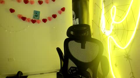 Snapshot of dmitrisanders1 chatting on 02.02.26 Maybe in pvt online show from 02.02.26