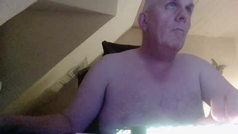 doggy2629 online show from 10.22.25