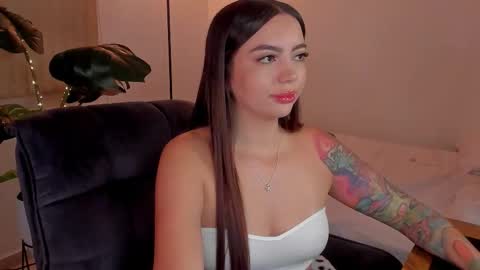 Snapshot of dolcebaddie chatting on 11.06.25 Hii Dont forget to follow me . online show from 11.06.25