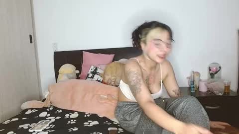 Snapshot of doll_and_sex chatting on 03.09.25 Auro and Santiago online show from 03.09.25