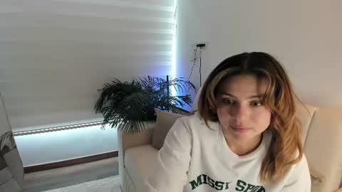 Snapshot of doll_oriana chatting on 07.24.26 doll_oriana online show from 07.24.26