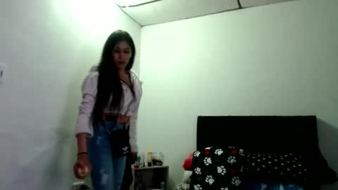 Snapshot of doll_sary chatting on 12.25.24 Catherine XXX online show from 12.25.24