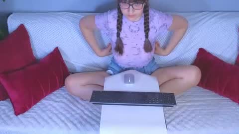 Snapshot of doll_tessa chatting on 07.08.26 Tessa online show from 07.08.26