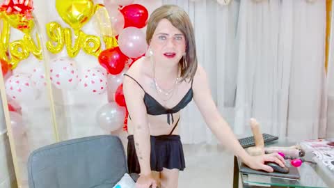 Snapshot of dolldirtyxxx1 chatting on 02.15.26 ilona online show from 02.15.26