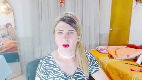 Snapshot of dolldirtyxxx1 chatting on 06.14.26 ilona online show from 06.14.26