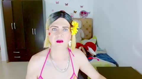 Snapshot of dolldirtyxxx1 chatting on 06.27.26 ilona online show from 06.27.26