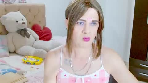 Snapshot of dolldirtyxxx1 chatting on 07.06.26 ilona online show from 07.06.26