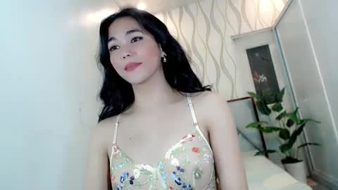 Make me Happy online show from 10.21.25
